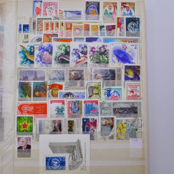 Lot de timbres de Russie neufs et oblitérés en deux albums.