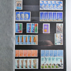 Lot de timbres de Finlande neufs et oblitérés en un album.