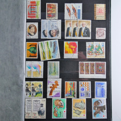 Lot de timbres de Finlande neufs et oblitérés en un album.