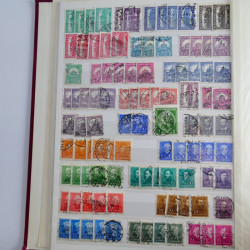 Lot de timbres d'Hongrie oblitérés en un album.