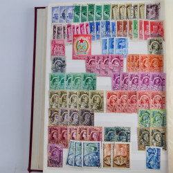 Lot de timbres d'Hongrie oblitérés en un album.