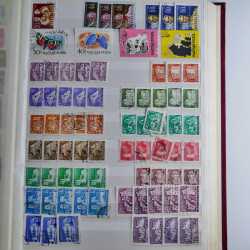 Lot de timbres d'Hongrie oblitérés en un album.