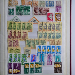 Lot de timbres d'Hongrie oblitérés en un album.