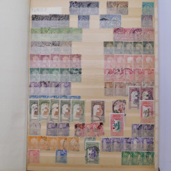 Lot de timbres de Tunisie oblitérés en un album.