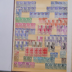Lot de timbres de Tunisie oblitérés en un album.