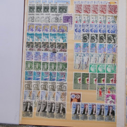 Lot de timbres de Tunisie oblitérés en un album.