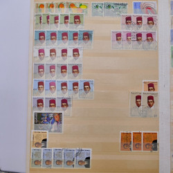Lot de timbres de Maroc oblitérés en un album.