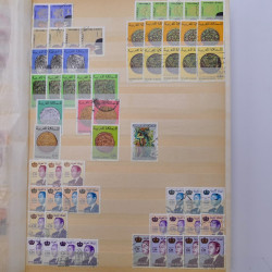 Lot de timbres de Maroc oblitérés en un album.
