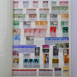 Lot de timbres de Malte oblitérés en un album.