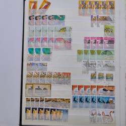 Lot de timbres de Malte oblitérés en un album.