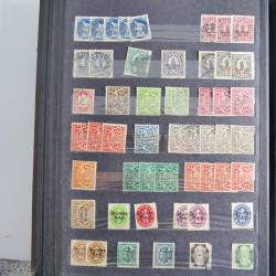 Lot de timbres d'Allemagne neufs et oblitérés en huit albums.