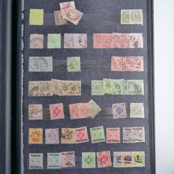 Lot de timbres d'Allemagne neufs et oblitérés en huit albums.