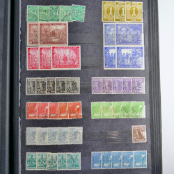 Lot de timbres d'Allemagne neufs et oblitérés en huit albums.