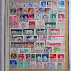 Lot de timbres d'Allemagne neufs et oblitérés en huit albums.