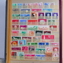 Lot de timbres d'Allemagne neufs et oblitérés en huit albums.