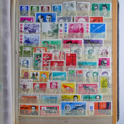 Lot de timbres d'Allemagne neufs et oblitérés en huit albums.