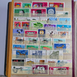 Lot de timbres d'Allemagne neufs et oblitérés en huit albums.