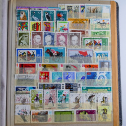 Lot de timbres d'Allemagne neufs et oblitérés en huit albums.