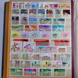 Lot de timbres d'Allemagne neufs et oblitérés en huit albums.