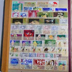Lot de timbres d'Allemagne neufs et oblitérés en huit albums.