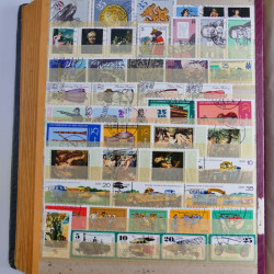 Lot de timbres d'Allemagne neufs et oblitérés en huit albums.