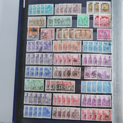 Lot de timbres d'Allemagne neufs et oblitérés en huit albums.