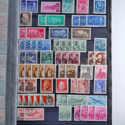 Lot de timbres d'Allemagne neufs et oblitérés en huit albums.