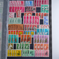 Lot de timbres d'Allemagne neufs et oblitérés en huit albums.