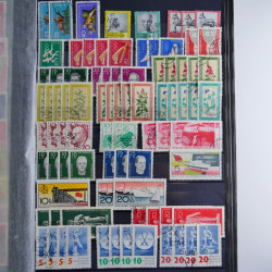 Lot de timbres d'Allemagne neufs et oblitérés en huit albums.