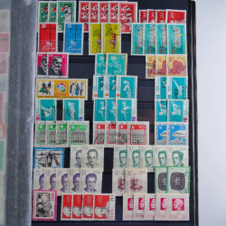 Lot de timbres d'Allemagne neufs et oblitérés en huit albums.