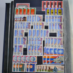 Lot de timbres d'Allemagne neufs et oblitérés en huit albums.