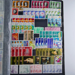 Lot de timbres d'Allemagne neufs et oblitérés en huit albums.