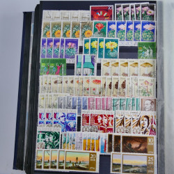 Lot de timbres d'Allemagne neufs et oblitérés en huit albums.