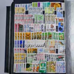 Lot de timbres d'Allemagne neufs et oblitérés en huit albums.