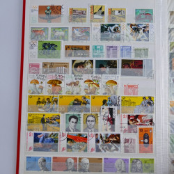 Lot de timbres d'Allemagne neufs et oblitérés en huit albums.