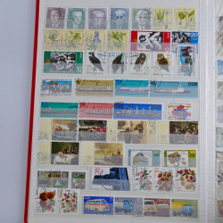 Lot de timbres d'Allemagne neufs et oblitérés en huit albums.