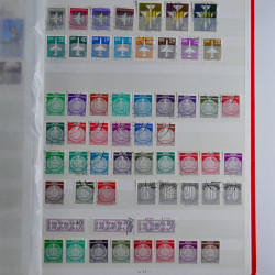 Lot de timbres d'Allemagne neufs et oblitérés en huit albums.
