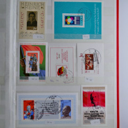Lot de timbres d'Allemagne neufs et oblitérés en huit albums.