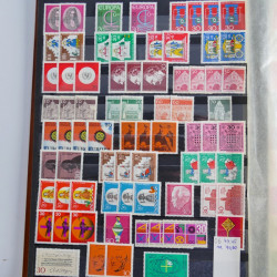 Lot de timbres d'Allemagne neufs et oblitérés en huit albums.