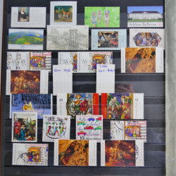 Lot de timbres d'Allemagne neufs et oblitérés en huit albums.