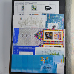 Lot de timbres d'Allemagne neufs et oblitérés en huit albums.