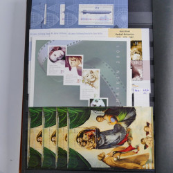 Lot de timbres d'Allemagne neufs et oblitérés en huit albums.