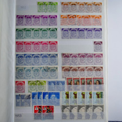 Lot de timbres d'Allemagne neufs et oblitérés en huit albums.