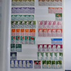 Lot de timbres d'Allemagne neufs et oblitérés en huit albums.