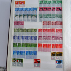 Lot de timbres d'Allemagne neufs et oblitérés en huit albums.