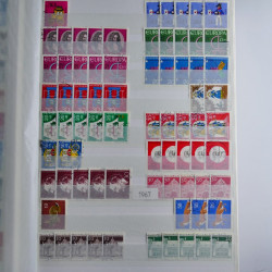 Lot de timbres d'Allemagne neufs et oblitérés en huit albums.