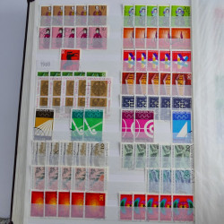 Lot de timbres d'Allemagne neufs et oblitérés en huit albums.