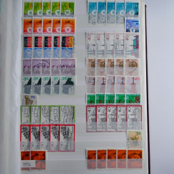 Lot de timbres d'Allemagne neufs et oblitérés en huit albums.