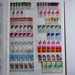 Lot de timbres d'Allemagne neufs et oblitérés en huit albums.