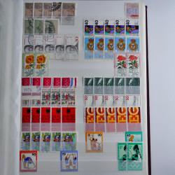 Lot de timbres d'Allemagne neufs et oblitérés en huit albums.